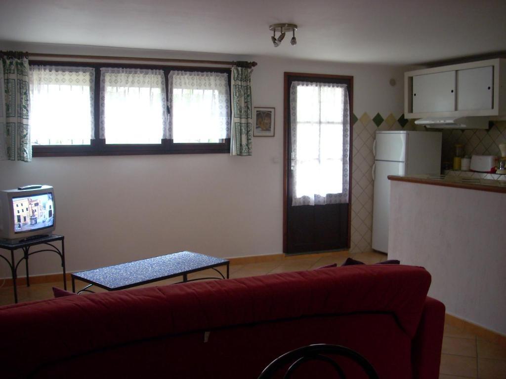 Appartement 239 Les Salicornes Арл Екстериор снимка